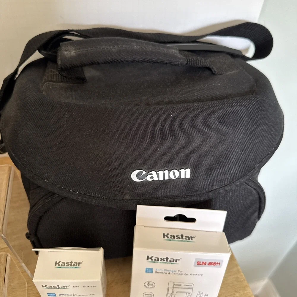 Canon EOS 20D 18-55,  EF 28-80mm F/3.5-5.6 Digital SLR Camera With Bag & Extras